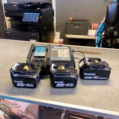 パワトレ東苗穂店から最新の買取情報 <br>【makita  充電器＆リチウムイオンバッテリー  DC18RCT&BL1430】