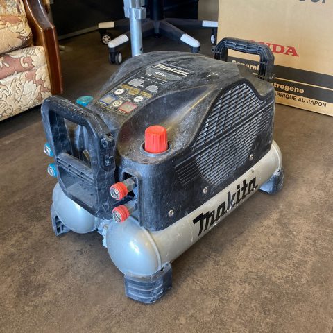 パワトレ東苗穂店から最新の買取情報 <br>【makita  AC500XL エアコンプレッサ】