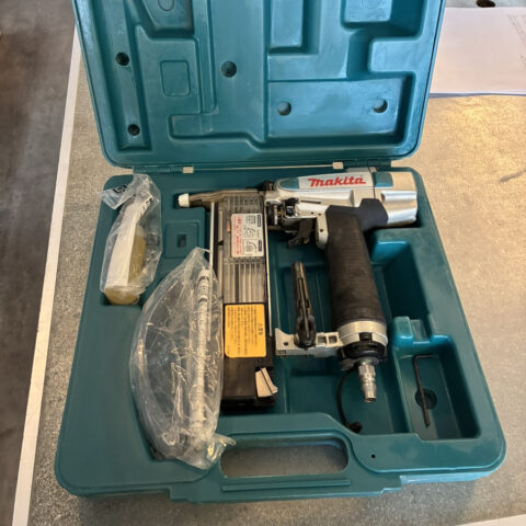 パワトレ東苗穂店から最新の買取情報<br>【makita　仕上釘打ち機　AF502N】