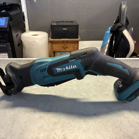 パワトレ東苗穂店から最新の買取情報<br>【makita 充電式レシプロソー JR184DT】