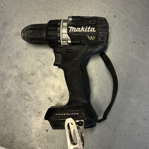 パワトレ東苗穂店から最新の買取情報<br>【makita 充電式ドライバドリル DF484D 中古】