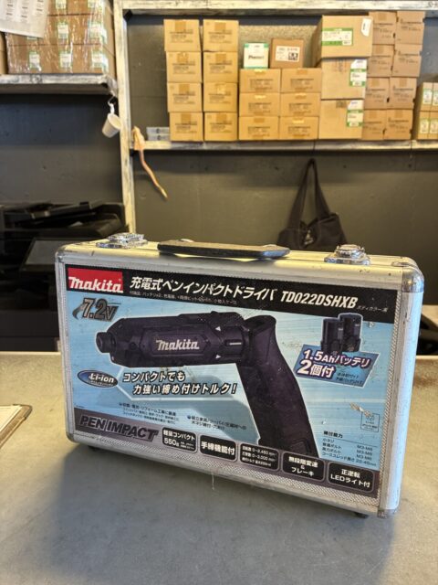 マキタ 充電式ペンインパクトドライバ TD022DSHXB買取
